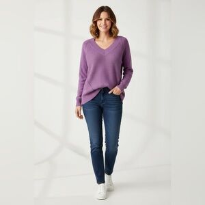 Reitmans Lavender V-Neck Sweater size XXS PTP 20” T-21